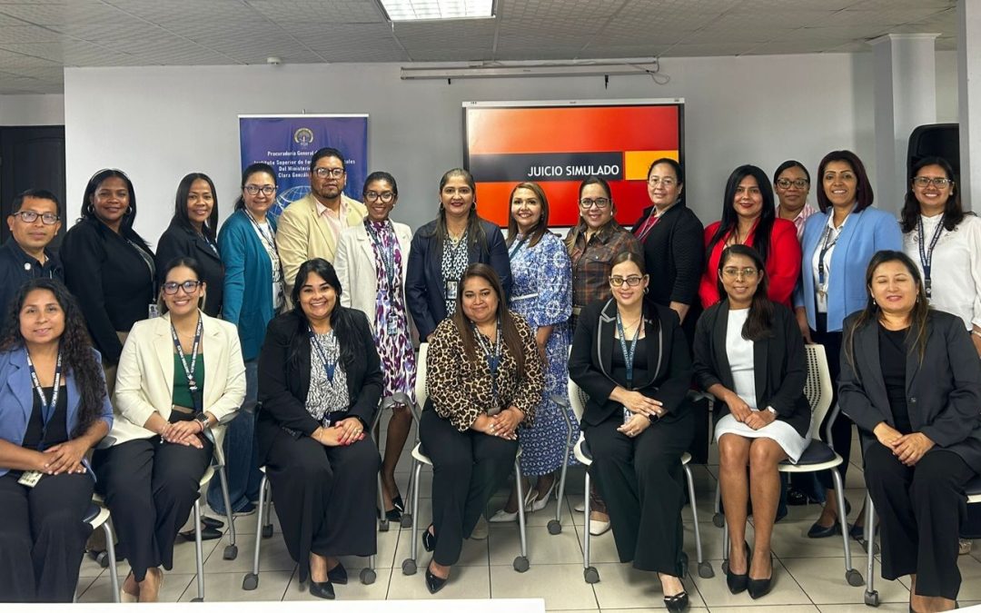 Desarrollo de juicios simulados fortalece competencias en litigación oral