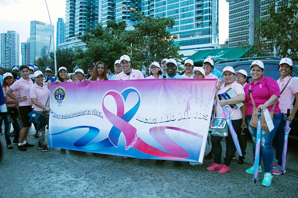 Ministerio Público participa en caminata de luz contra el cáncer de mama y próstata