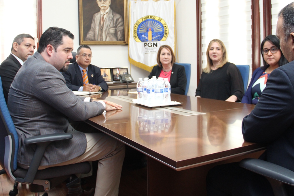 Ministerio Público se reúne con miembros de la sociedad civil