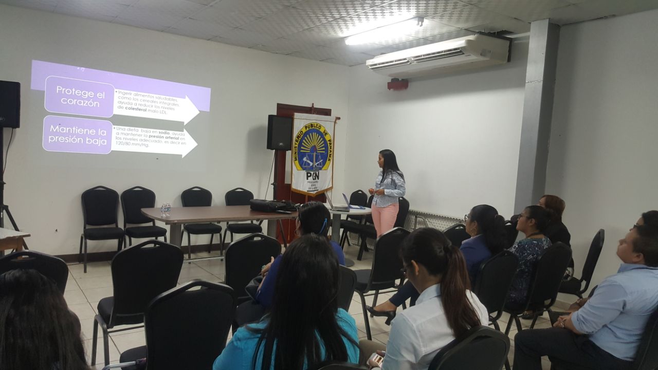 Charla de nutrición para colaboradores del Ministerio Público