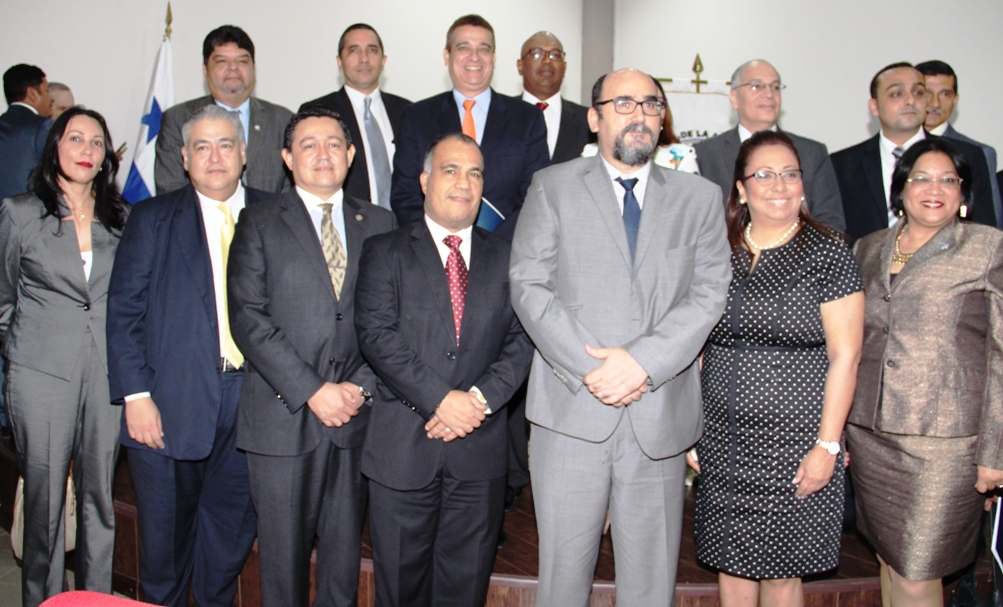 Secretario General asiste a la entrega de los proyectos de Código Procesal Constitucional y de Código Procesal Contencioso Administrativo