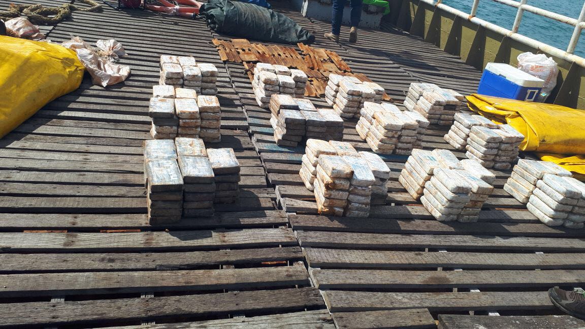 Decomisan 298 paquetes de presunta droga en una embarcación en Guna Yala