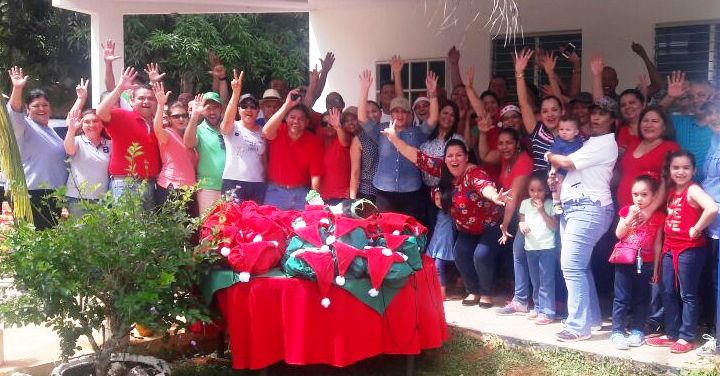 Funcionarios del MP brindan alegría a niños de La Guinea, Cucula y Los Toretos de Los Santos
