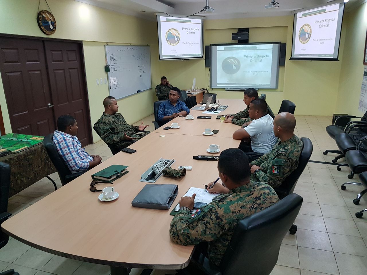 Fiscal de Drogas de Darién se reúne con el director del Senafront para reforzar lucha contra el narcotráfico