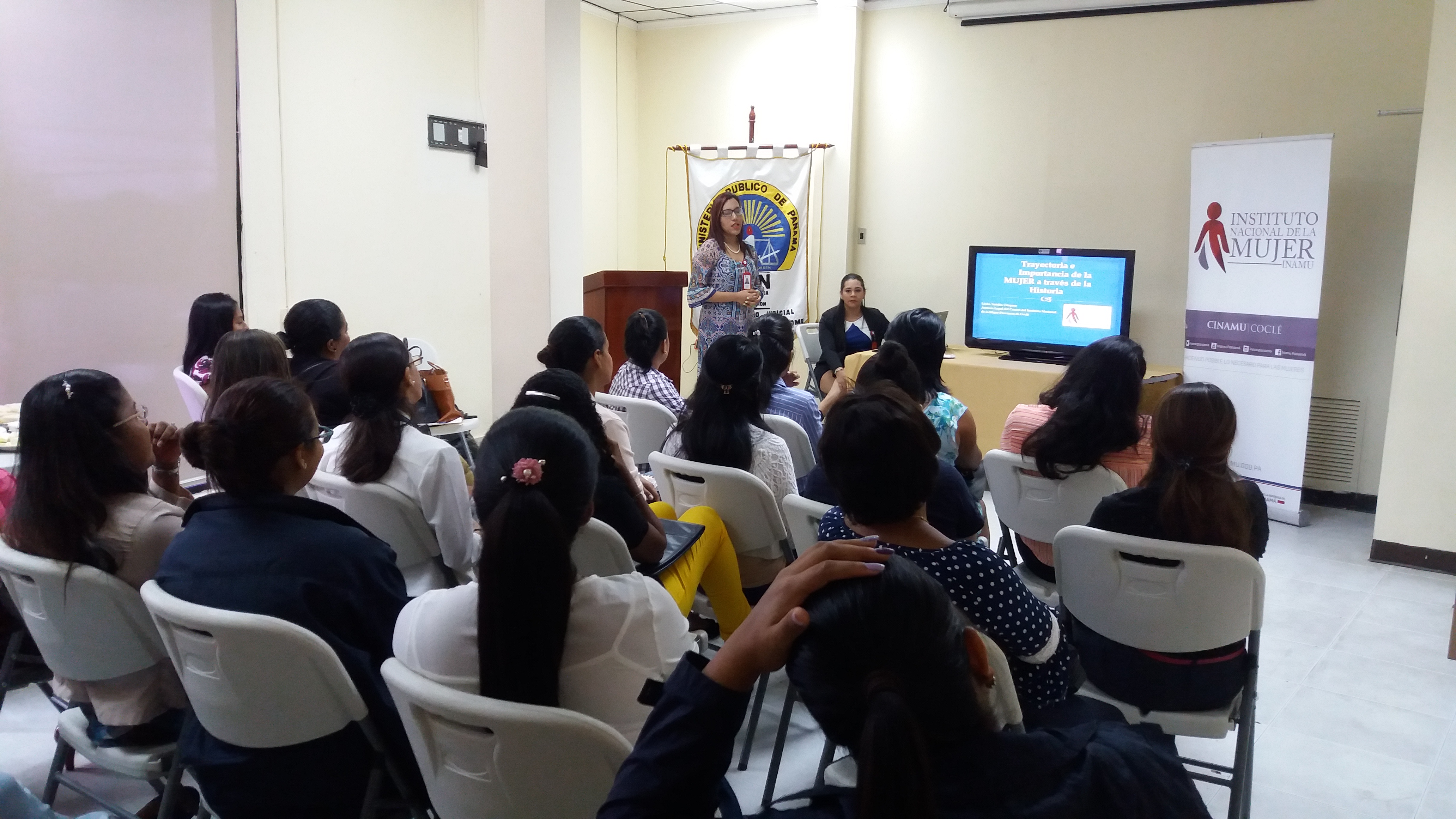 En el marco del Día Internacional de la mujer se capacitaron a colaboradoras de Recursos Humanos en Coclé