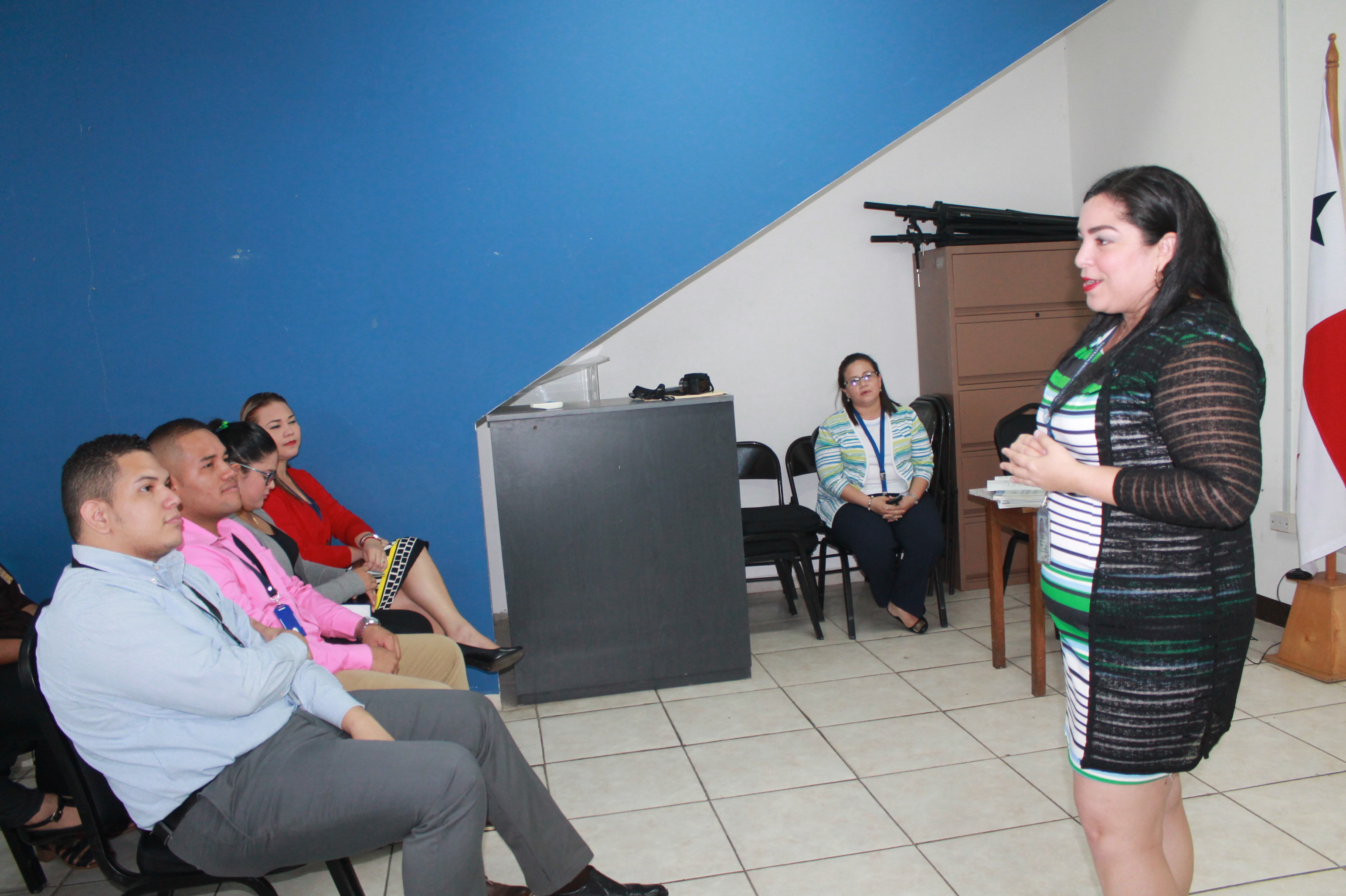 Funcionarios participan en capacitación de delitos contra la administración pública