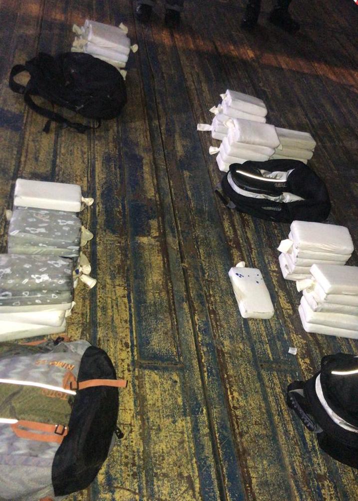 En Colón decomisan 50 paquetes de presunta sustancias ilícitas en un contenedor que iba a Italia