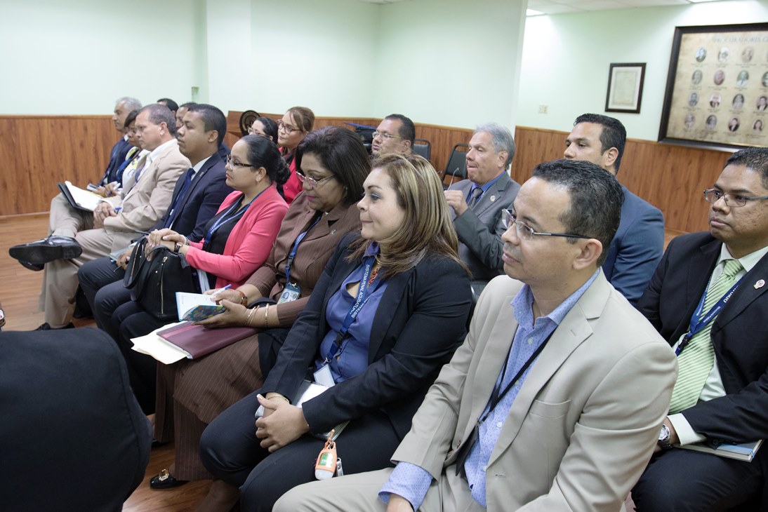 Procuradora realiza reunión con Fiscales de Panamá Oeste