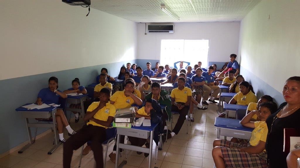 Capacitan estudiantes en tema de prevención de delitos contra niños, niñas y adolescentes