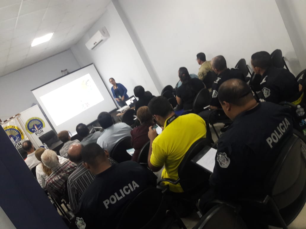 Capacitan a líderes comunitarios de Los Santos