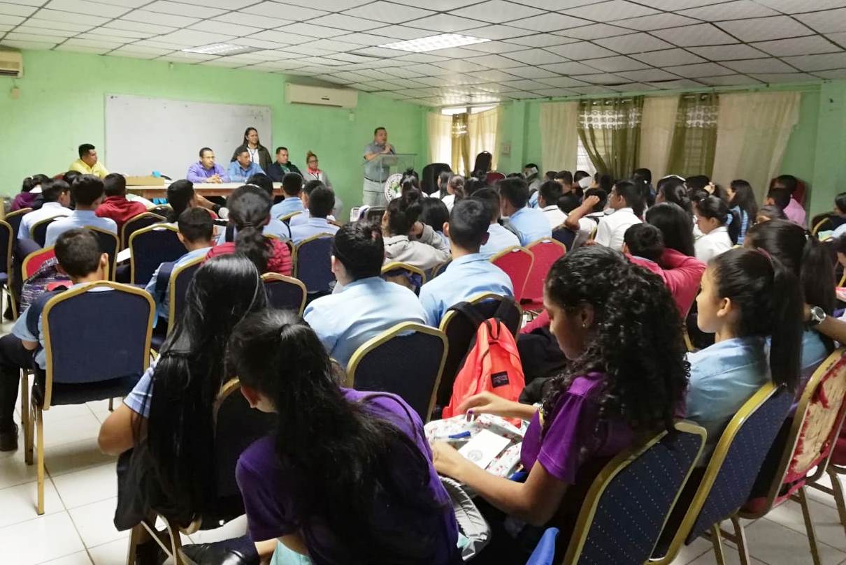 En Tolé, Ministerio Público orienta a estudiantes del Colegio Comercial