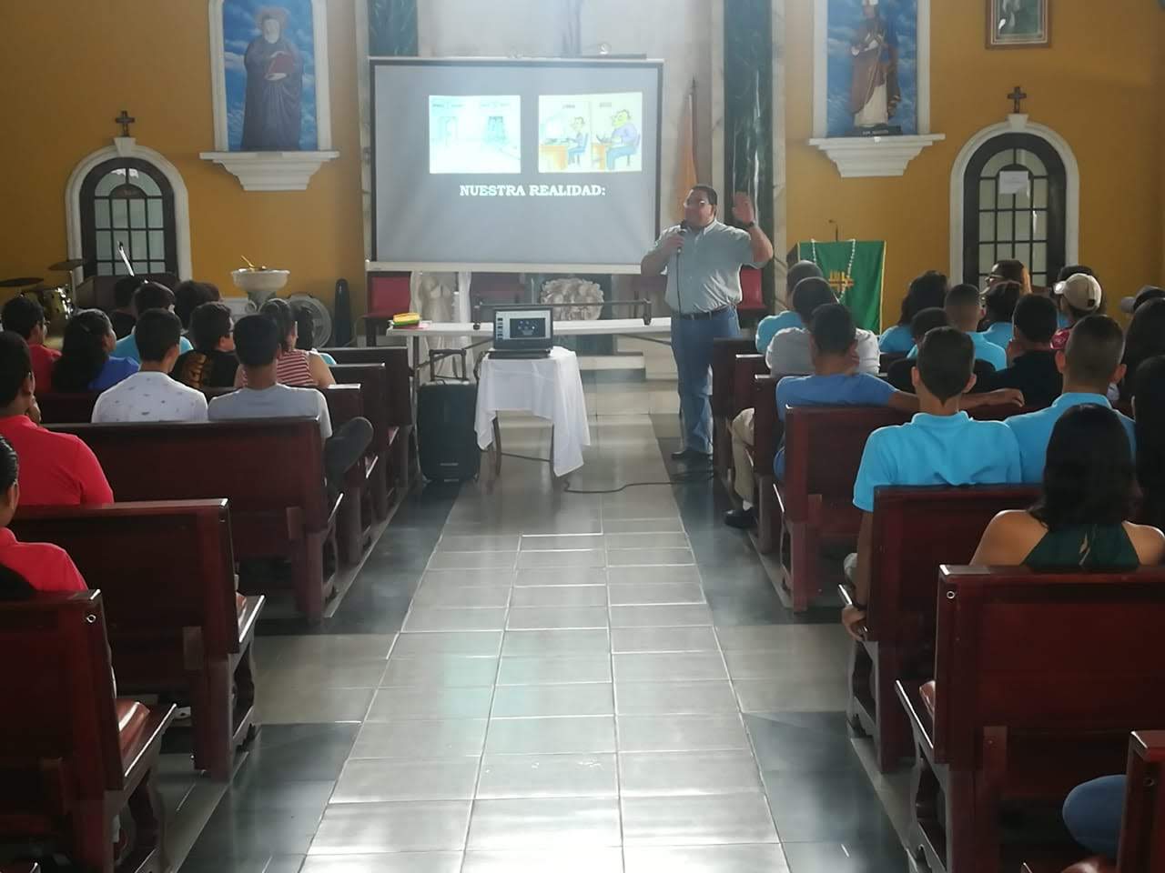 Capacitan a jóvenes sobre las nuevas modalidades de delitos tecnológicos y formas eficaces para no ser víctima