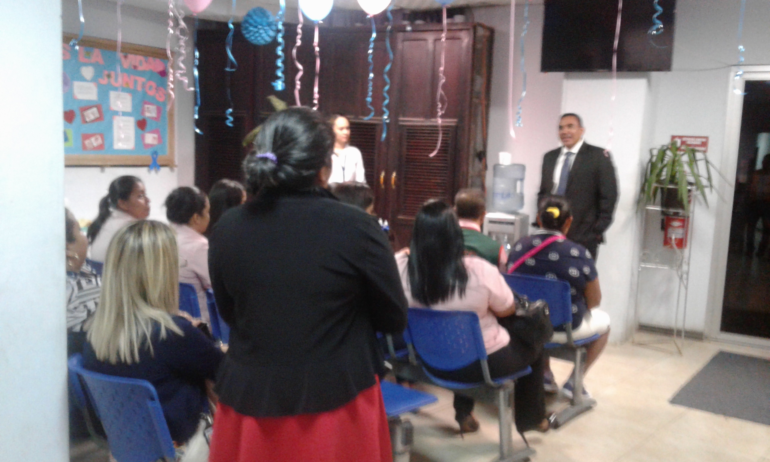 La encendida de luces de luces alusivo a la campaña de la cinta rosada y celeste en Bocas del Toro