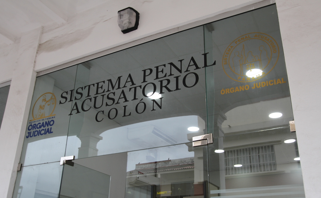 Le imputan cargos por el delito de posesión y tráfico de armas y explosivos