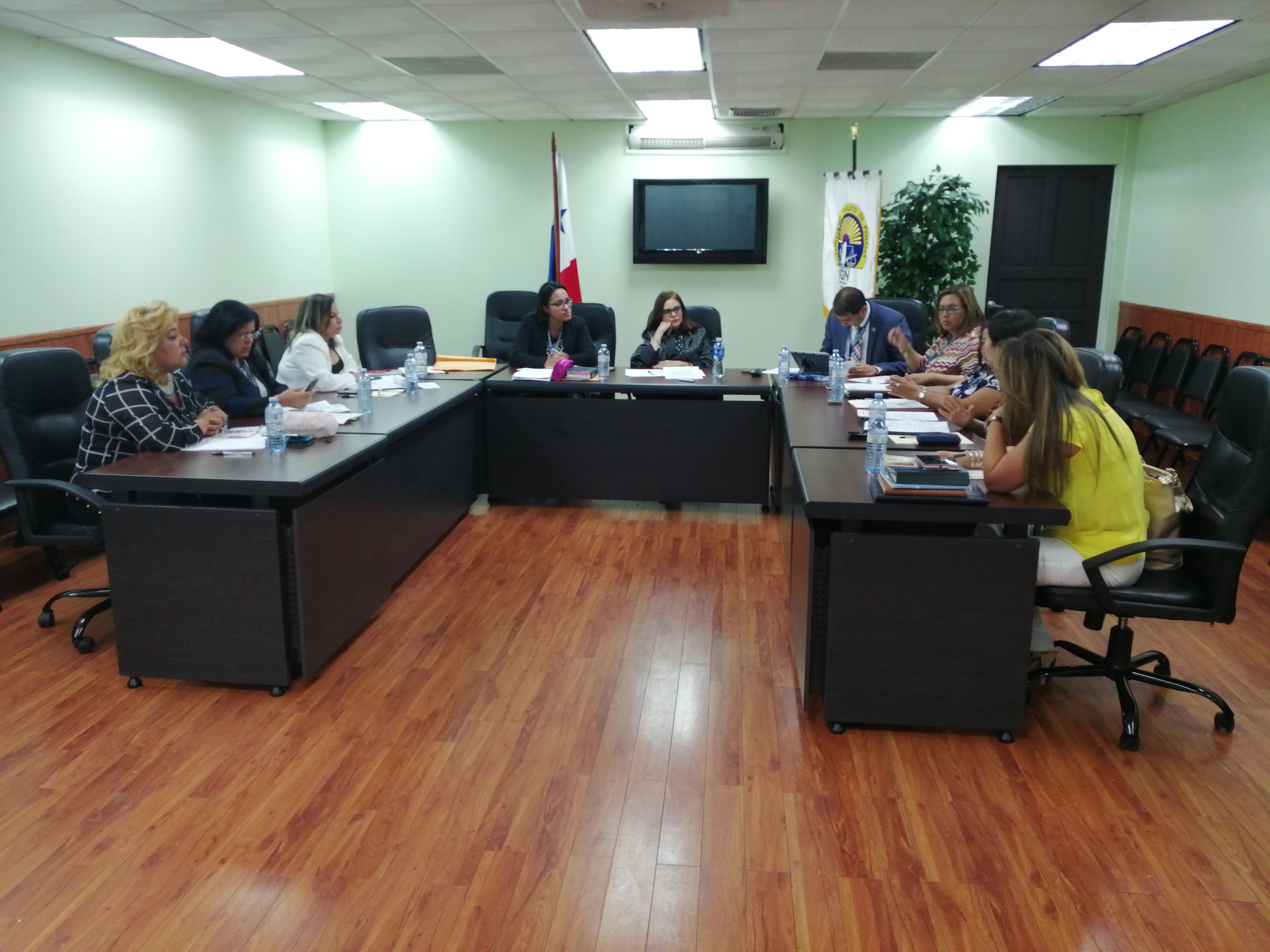 Reunión de fiscales para mejorar el servicio a la población