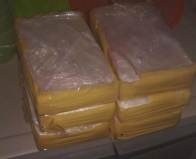 Lo aprehenden transportando sustancias ilícitas