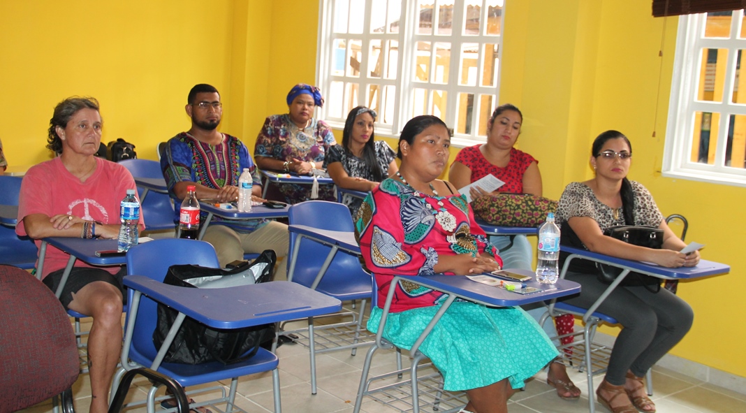 En Isla Colón, Ministerio Público realiza sensibilización a comerciantes