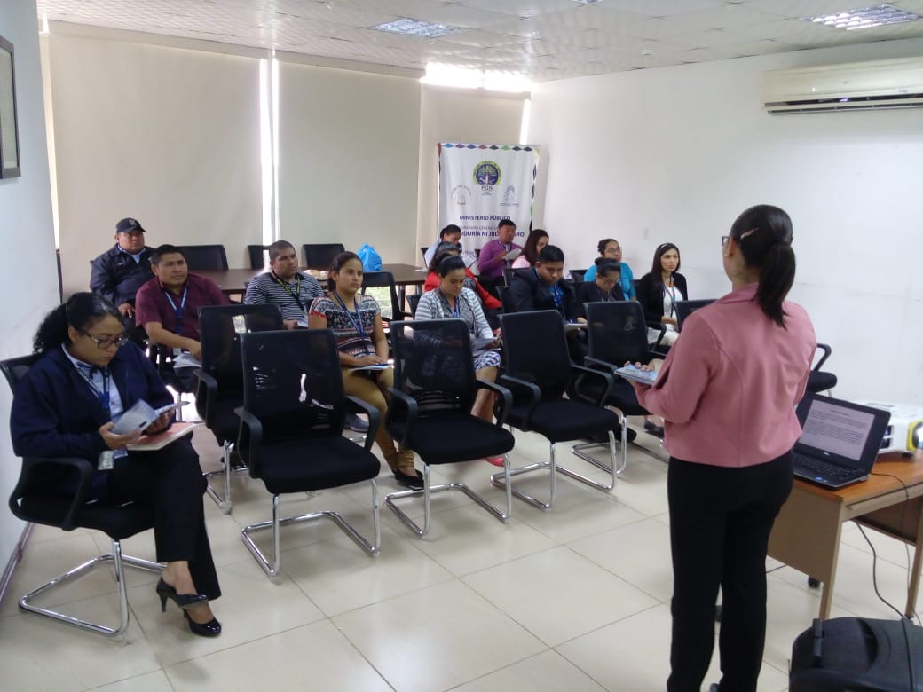 Atención Ciudadana capacita a Fiscales Superiores