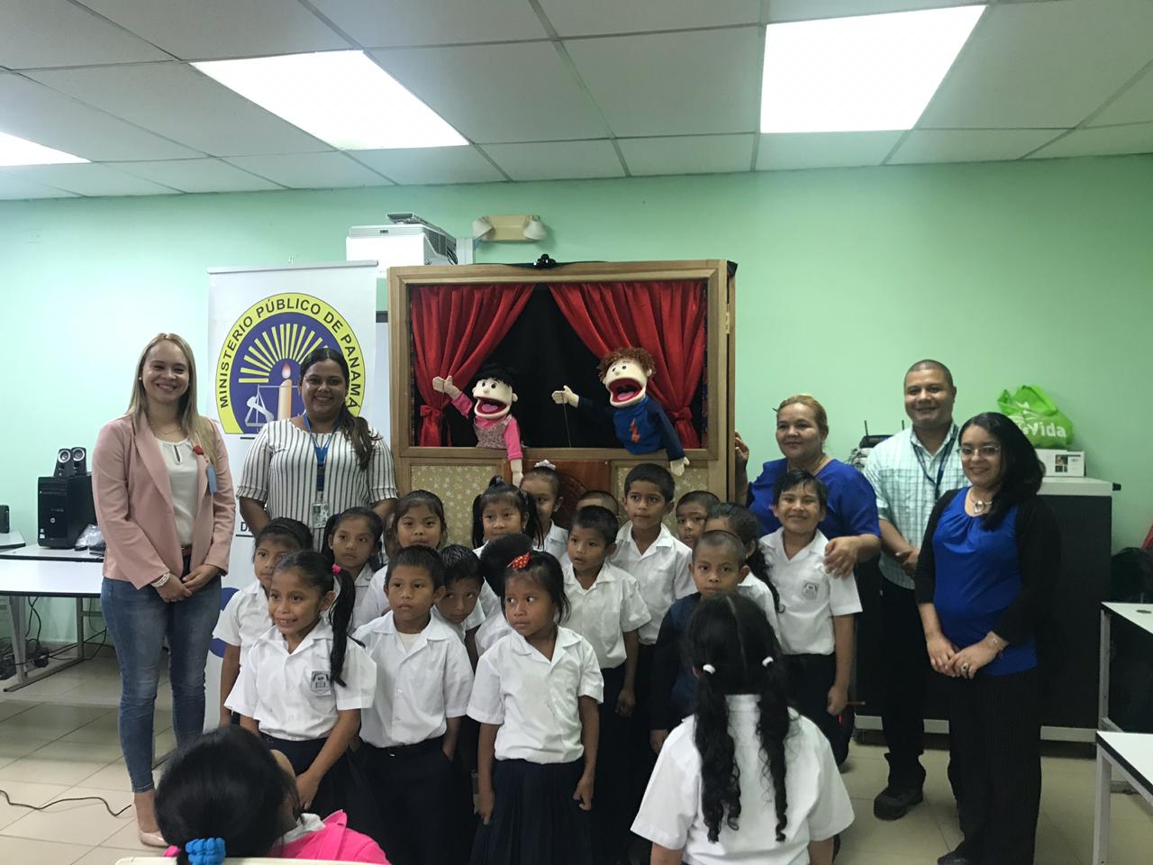 Con teatro de títeres Ministerio Público, continúa sensibilizando a niños y niñas en Bocas del Toro