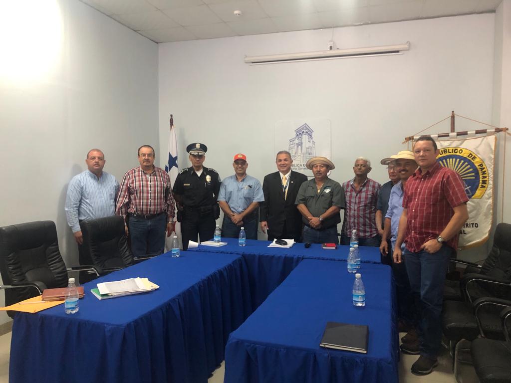 Fiscalía Regional de Los Santos se reúne con autoridades y ganaderos de la región