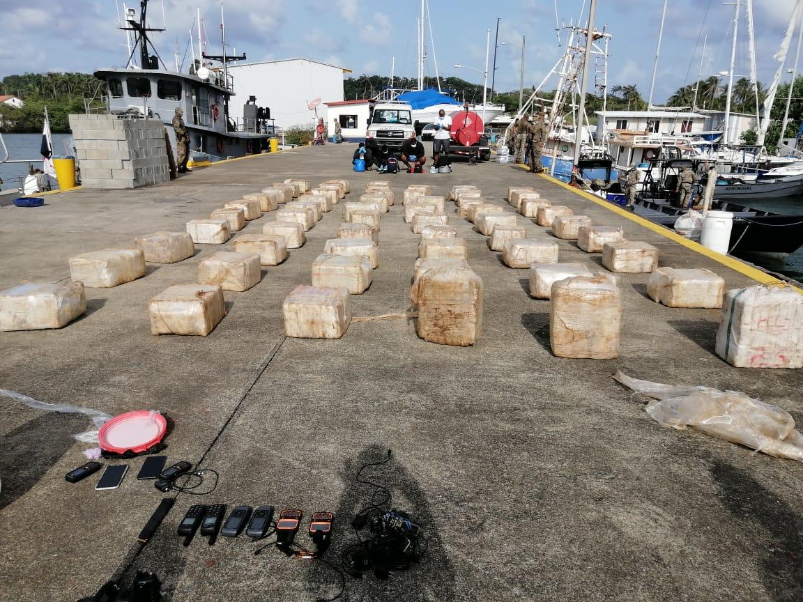 Aprehenden a cuatro extranjeros transportando mil 425 paquetes de presunta droga en Guna Yala