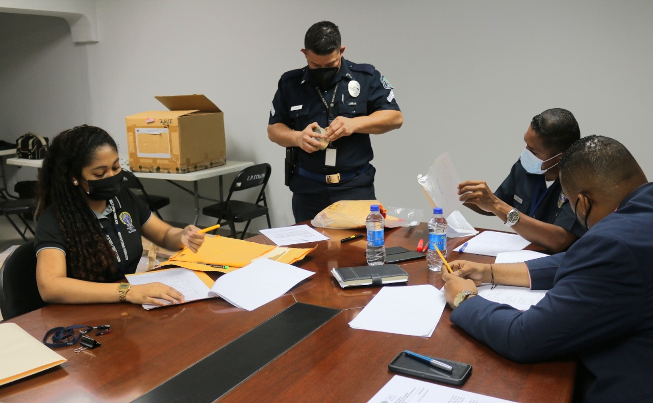 Fiscalía Regional de Colón y Guna Yala entrega armas de fuego a la Diasp