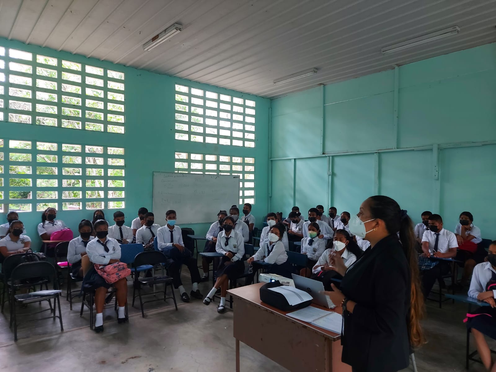 Fiscalía de Adolescentes en Coclé capacita a jóvenes sobre “Usos de las Redes”