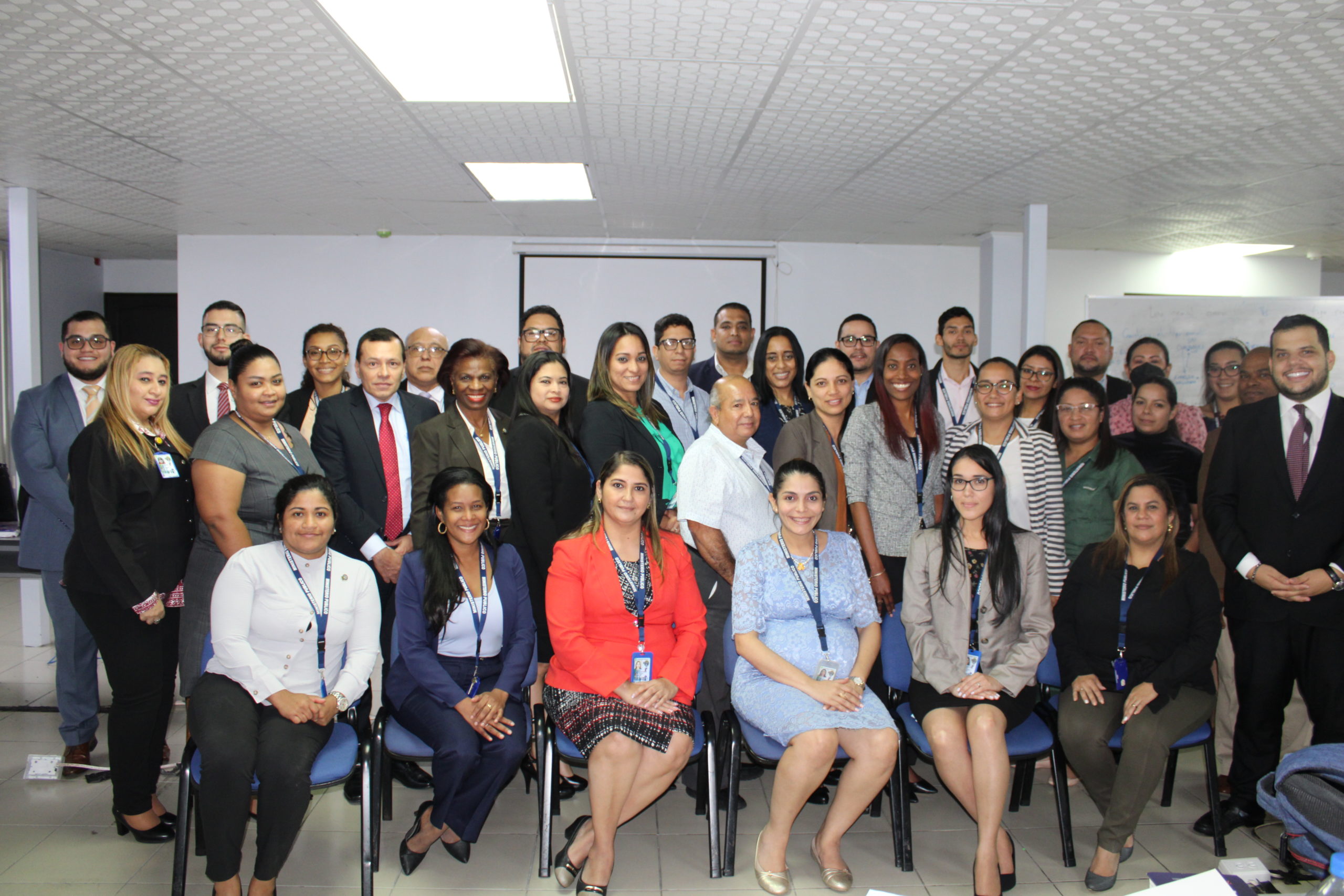 La Escuela Clara Gonzalez de Behringer realizó taller de Aspectos Prácticos de la Teoría del Delito aplicados al tipo penal de estafa del Código Penal panameño