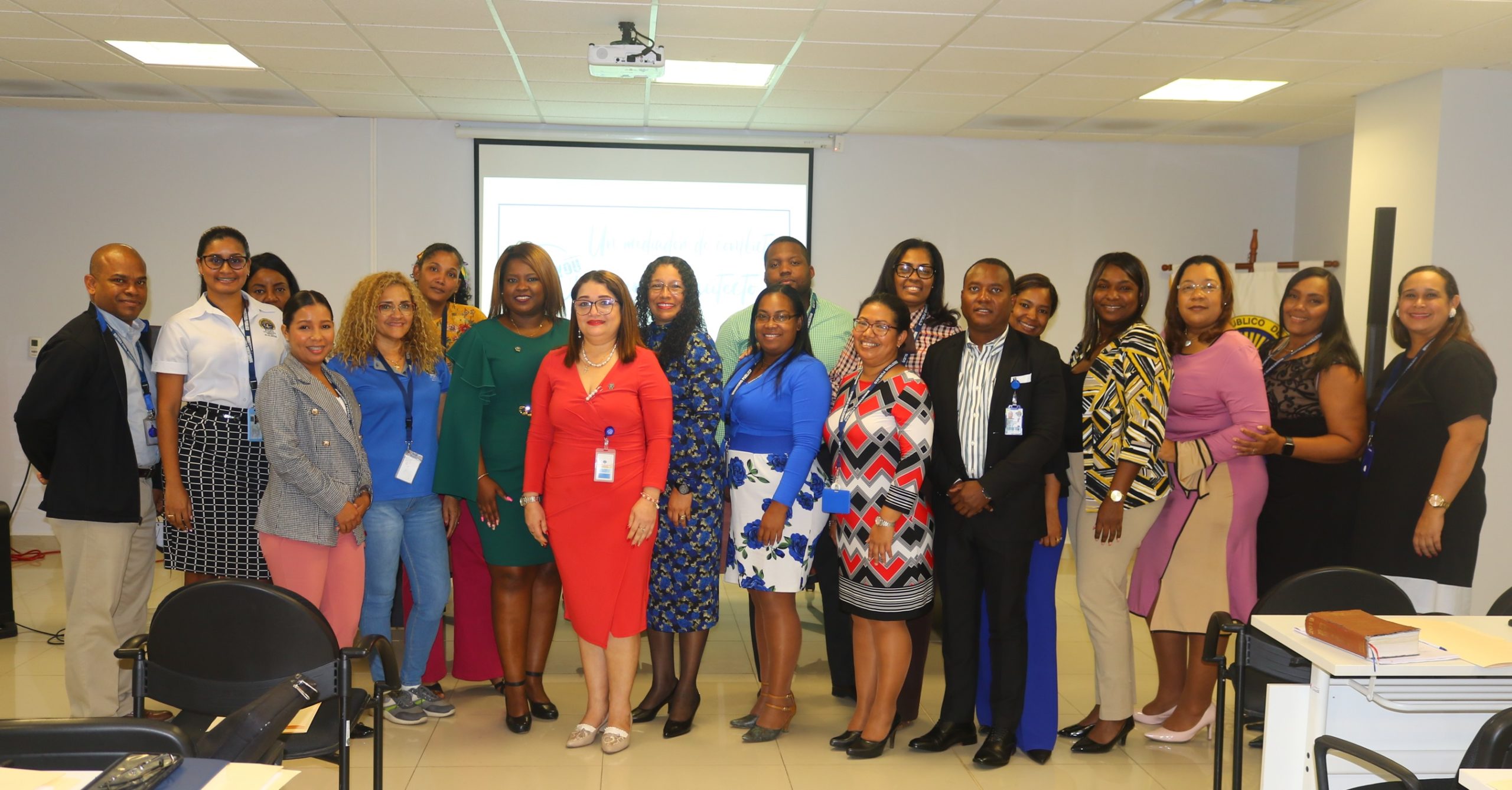 Secretaría Nacional de Procedimientos Alternos de Solución de Conflictos participa en conversatorio con fiscales de Colón