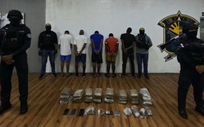 Fiscalía de Drogas aprehende a cinco personas e incauta 30 paquetes con presunta sustancia ilícita en El Chorrillo