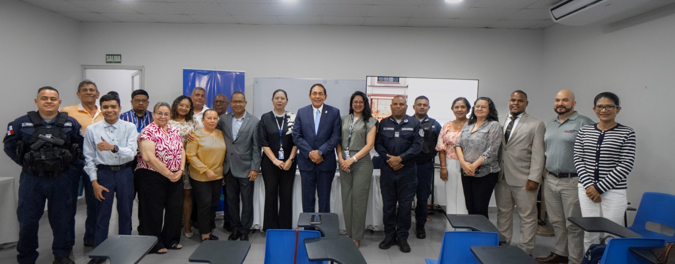 Fiscalía orienta a empresarios sobre actuación penal y medidas de protección durante un conversatorio