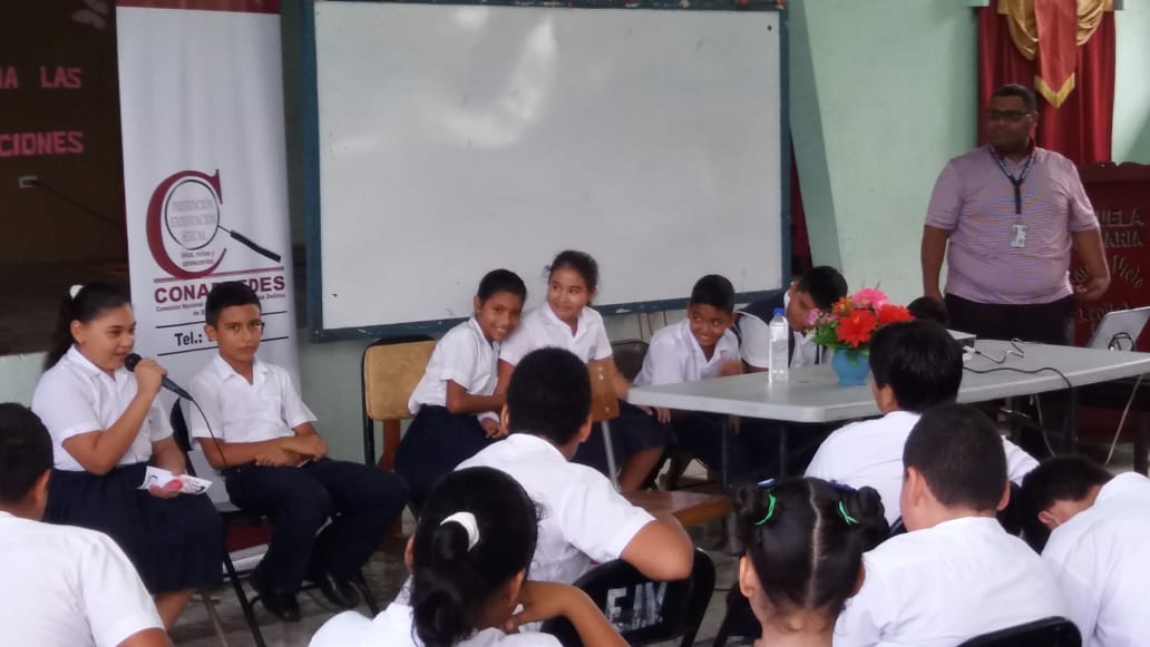CONAPREDES realiza jornada de sensibilización a estudiantes y padres de familia en la provincia de Herrera
