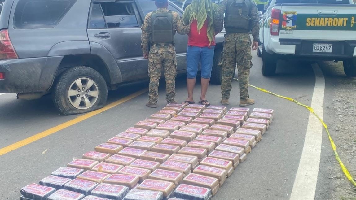 Imputan cargos a dos personas y se le ordena su detención provisional por varios delitos relacionados con drogas