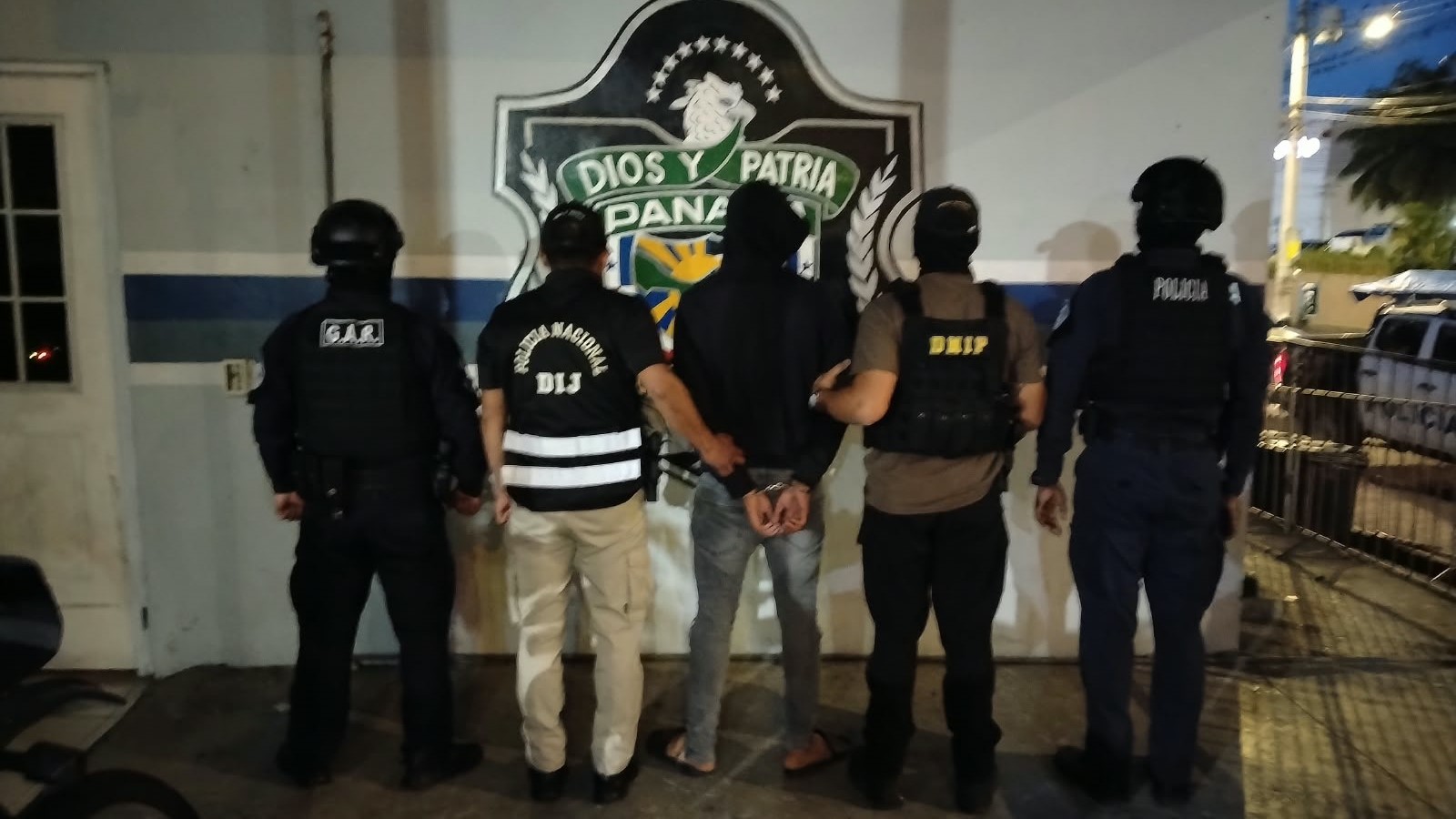 Imputan cargo y ordenan detención de un hombre por la presunta comisión de homicidio y tentativa de homicidio