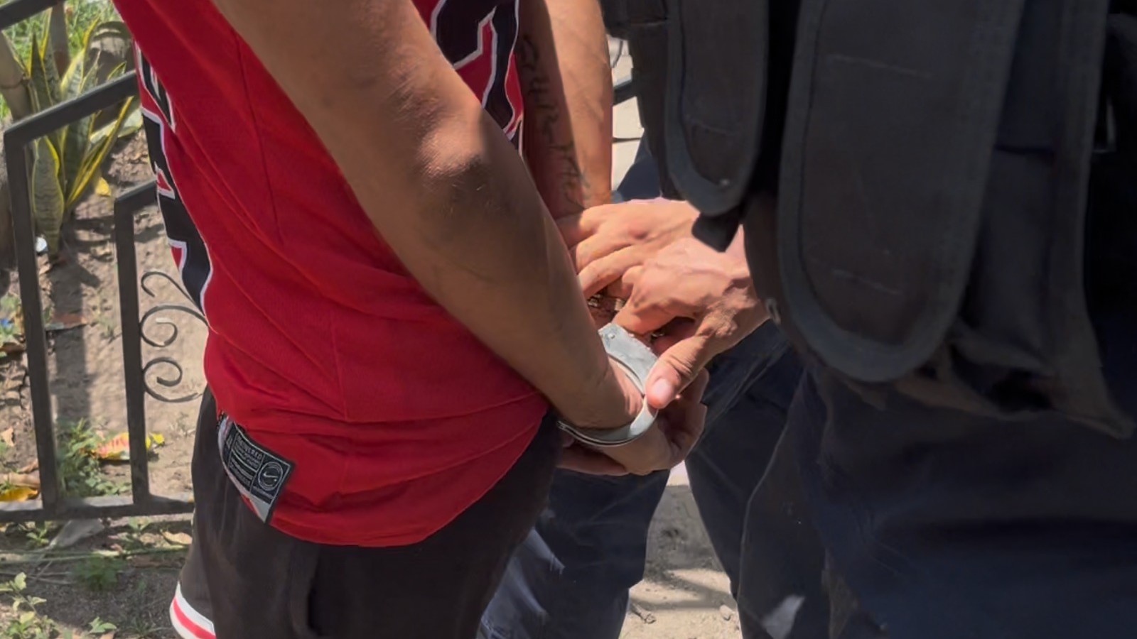 Dos aprehendidos y decomiso de presunta sustancia ilícita durante operativos en la provincia de Coclé