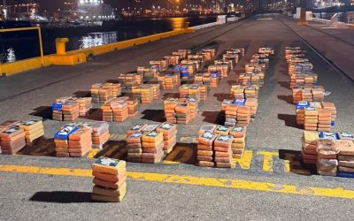 Incautan 1,130 paquetes con presunta sustancia ilícita en un puerto del Pacífico