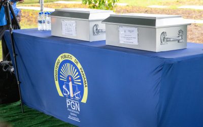 Procuraduría General de la Nación hace entrega a familiares de restos de dos víctimas de la invasión del 20 de diciembre de 1989