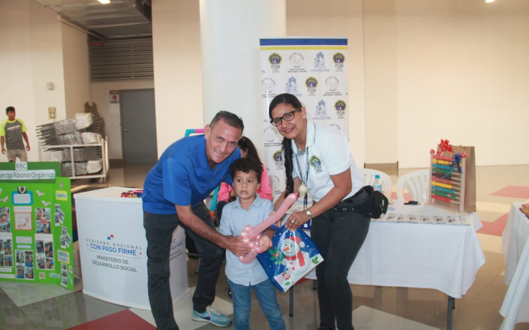 Fiscalía Regional de Chiriquí participa en feria institucional para conmemorar el Día Internacional de las Personas con Discapacidad