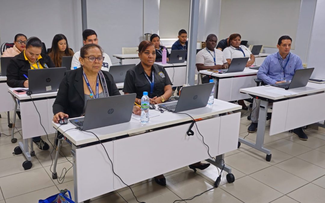 Realizan taller sobre Herramientas Tecnológicas para el Puesto de Trabajo