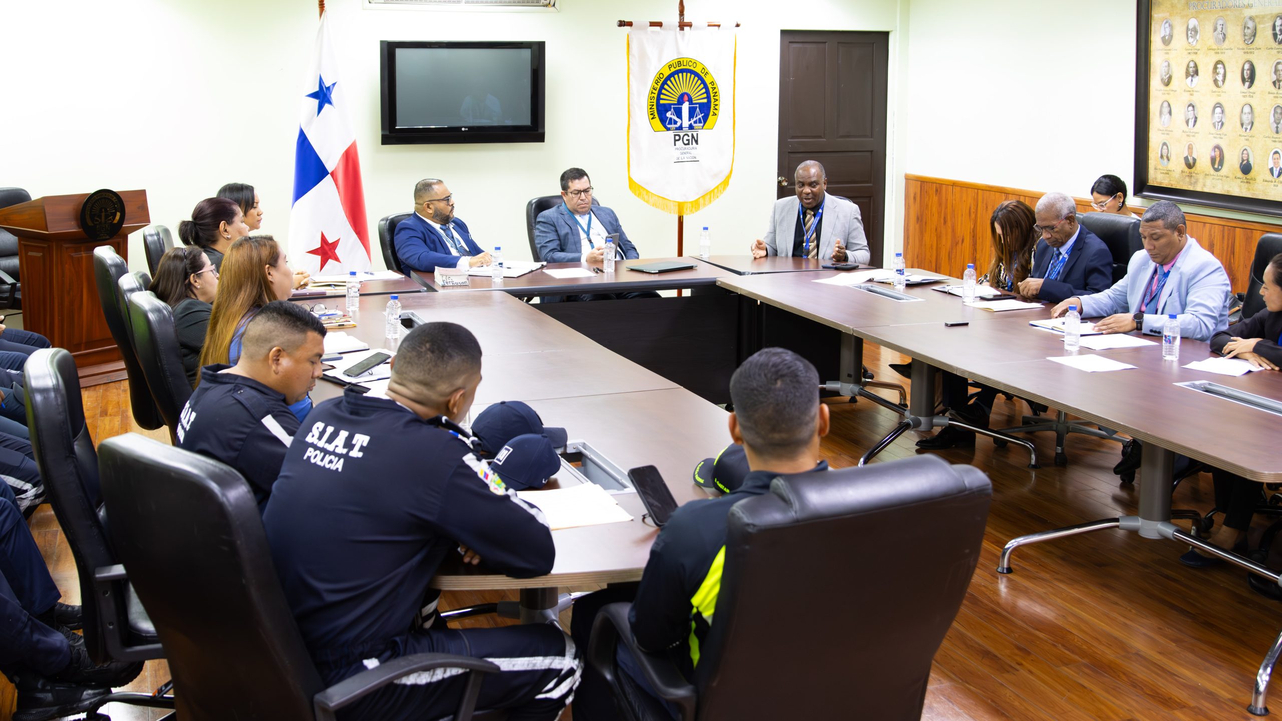 PGN, Instituto de Medicina Legal, Policía Nacional fortalecen coordinación en casos de hechos de tránsito