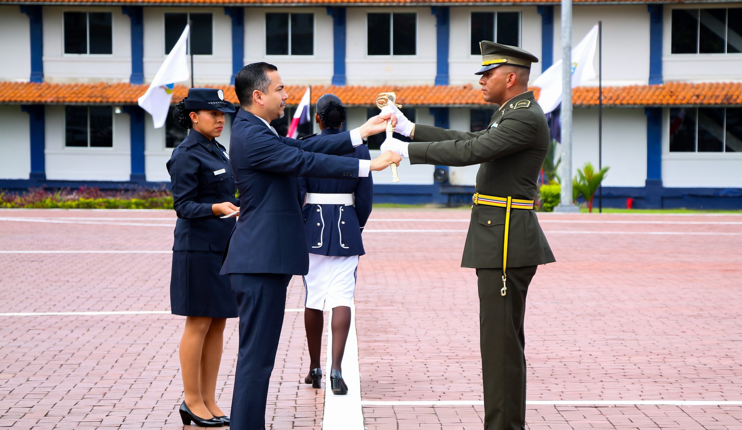 PGN participó en ceremonia de graduación de 79 nuevos oficiales de la Fuerza Pública