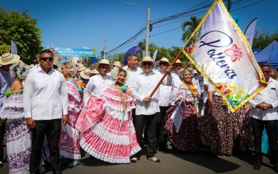 El Ministerio Público exalta la identidad panameña en el Desfile de las Mil Polleras