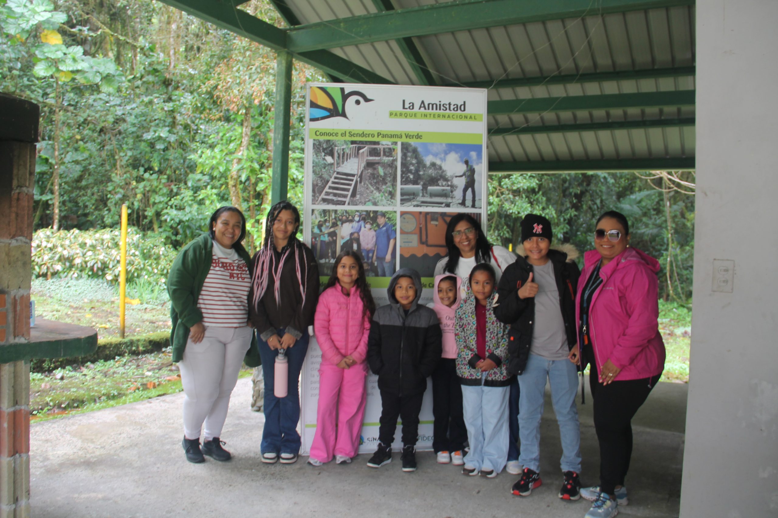 En Chiriquí niños y niñas celebran verano feliz visitando el Parque Internacional La Amistad
