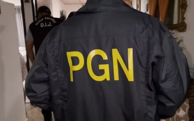 Fiscalía Anticorrupción aprehende a dos personas, entre estos un funcionario municipal y un particular