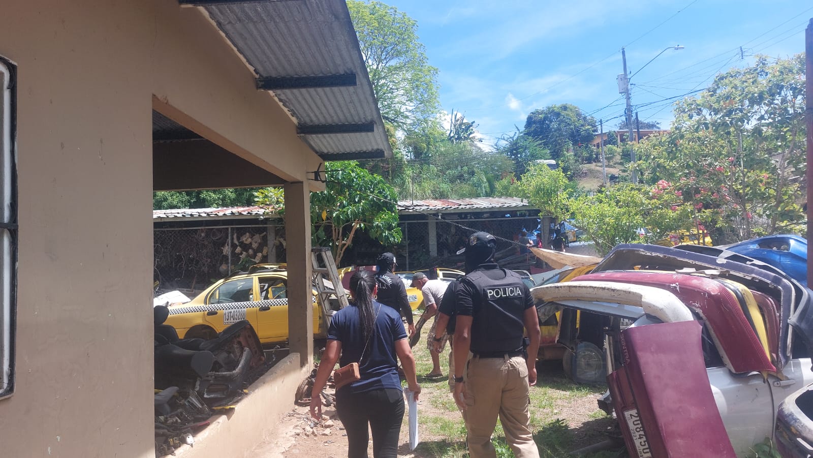 En operación “Ocar” aprehenden a dos personas y ubican indicios relacionados al hurto de auto en Panamá Oeste