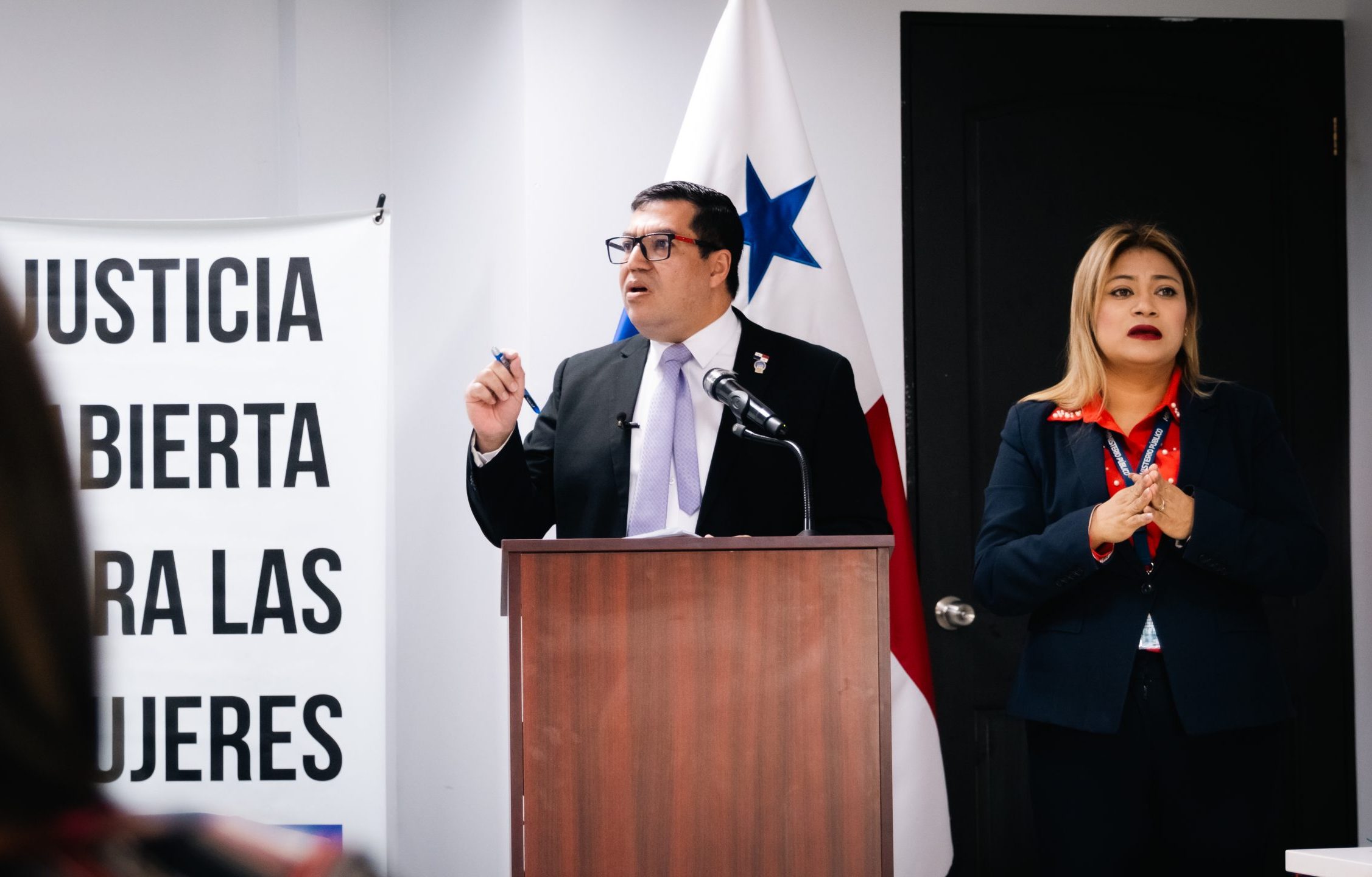 PGN realiza panel en conmemoración del Día Internacional de la eliminación de la violencia contra la mujer