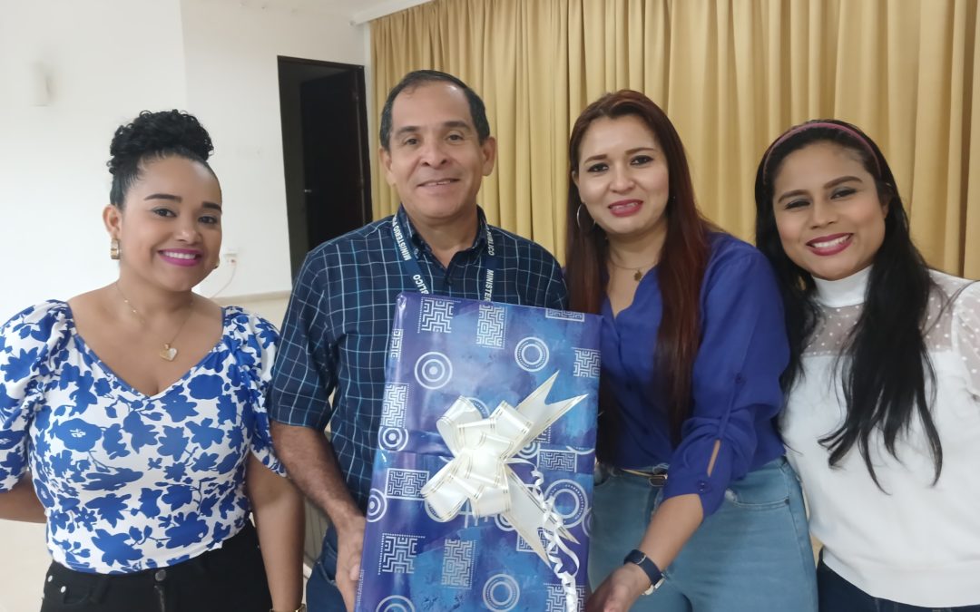 Ministerio Publico en Veraguas festeja a los padres de la institución