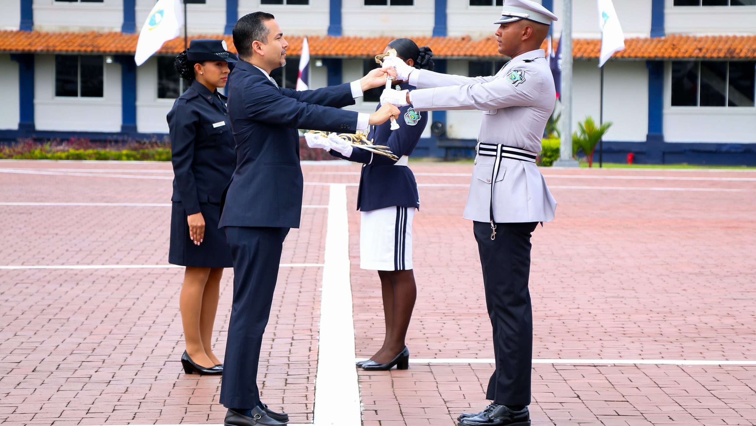 PGN participó en ceremonia de graduación de 79 nuevos oficiales de la Fuerza Pública