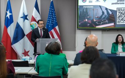 Procurador participa en reinauguración de salón de simulación de audiencias y apertura de curso