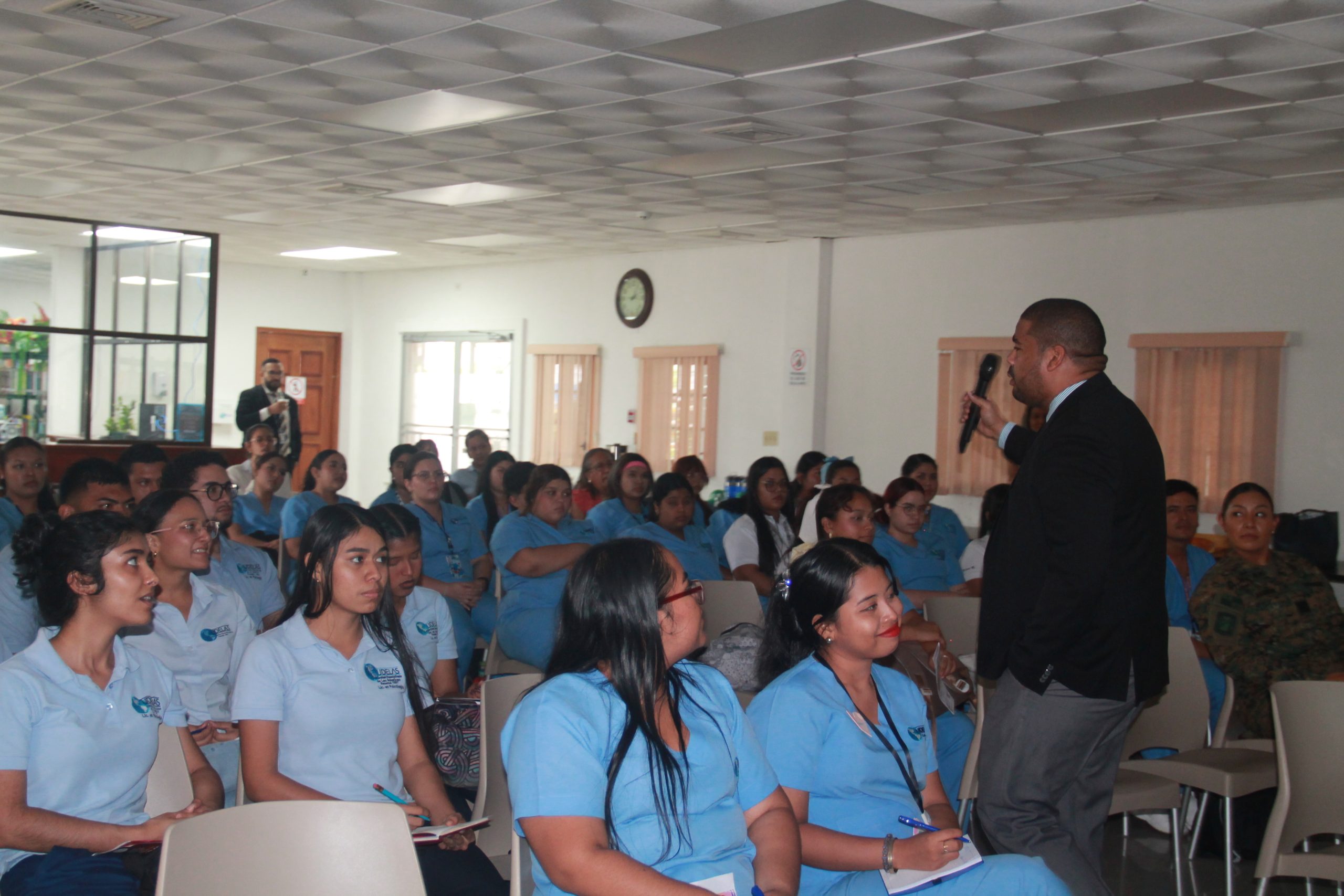 Fiscalía Regional de Chiriquí sensibiliza a estudiantes de UDELAS en prevención de delitos sexuales y trata de personas